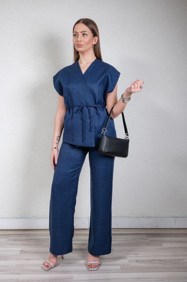 Lacivert Yelekli Takım