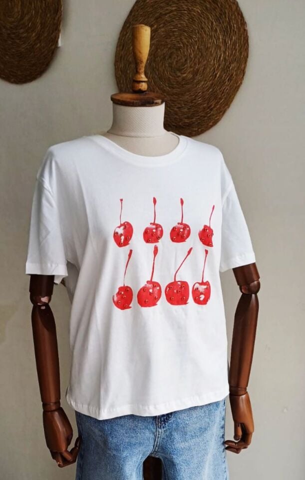 Penye Kiraz Deseni ve Taş Baskılı Tshirt