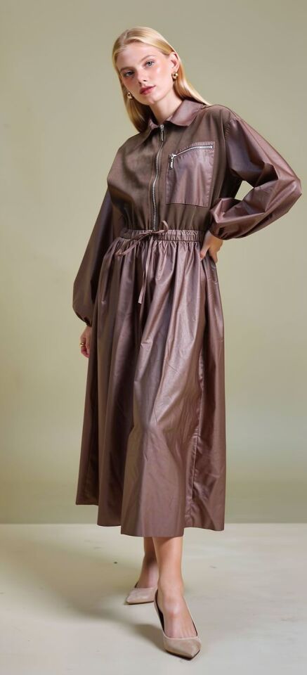 DERİ GÖRÜNÜMLÜ ELBİSE